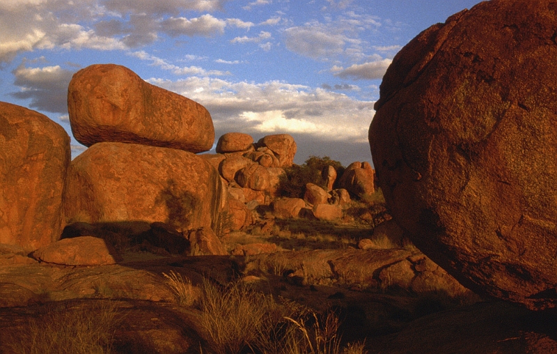 681_Devils Marbles.jpg